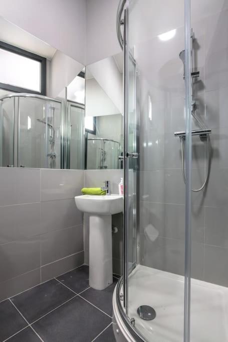 Manhattan Suite - Sleeps 24! Heart Of Liverpool Eksteriør billede